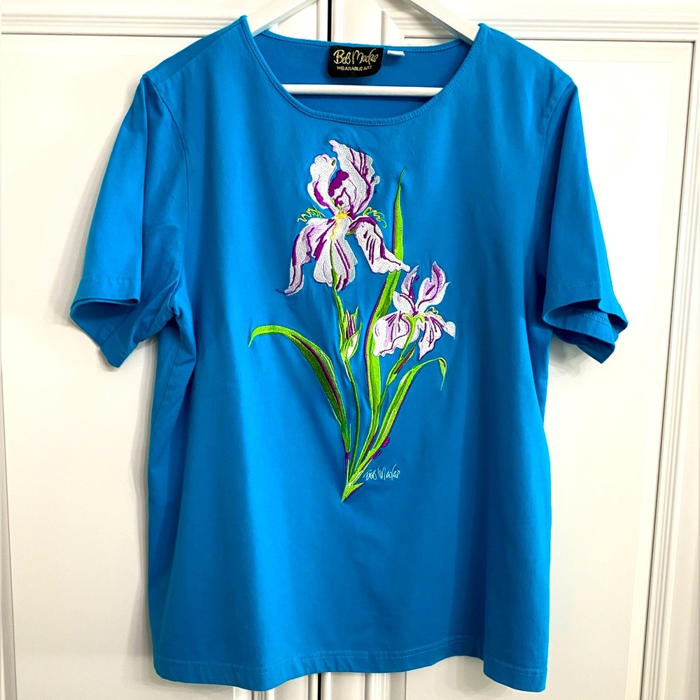 Bob Mackie Size Large Short Sleeve T-Shirt with Embroidered Irises on the Front